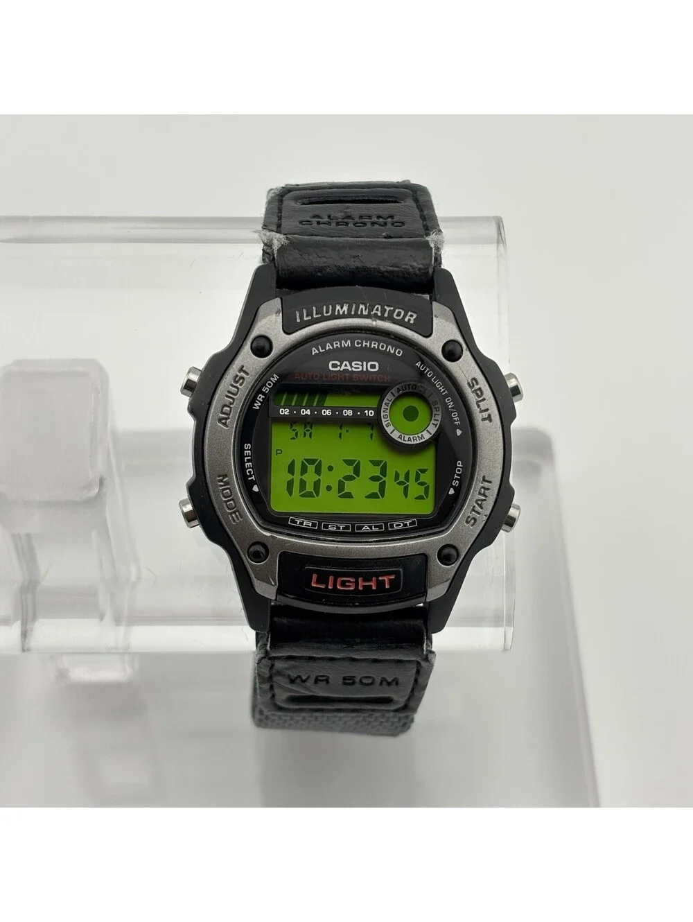 Vintage Casio Illuminator W-94H Green Holographic LCD Black Gray 37mm Auto EL
